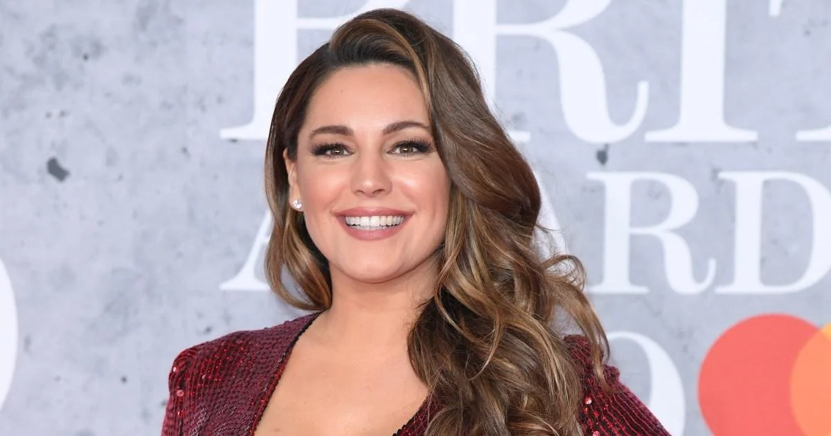 Kelly Brook Bio