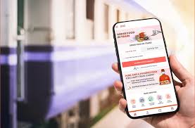 Order Street Food Online in Train at Lucknow Railway Station